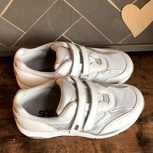 SAS Tour Active Comfort Sneakers White Silver Mesh Velcro Zip Women’s Size 6.5